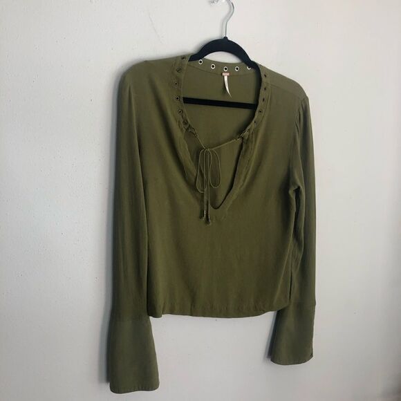 Revolve FREE PEOPLE JUMP TO THE BEAT Tie Neck Stud Detail Bell Sleeve Boho Top - Picture 4 of 12